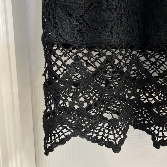 Lapis brand black lace dress- Large - Picture 4 of 6